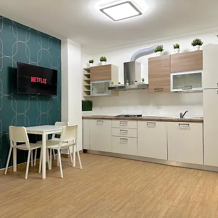 Rella Apartment דירה *