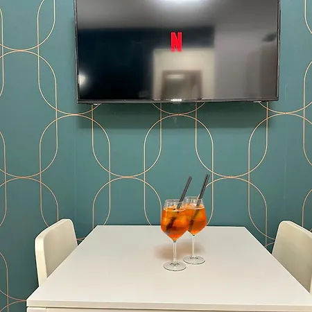 Rella Apartment דירה *