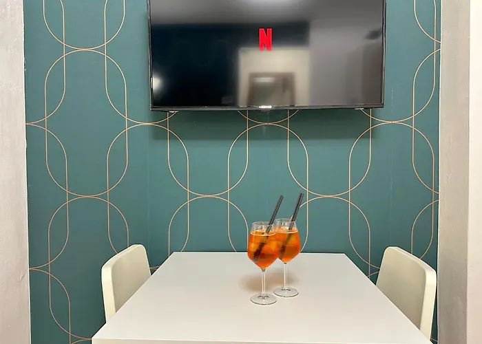 Rella Apartment شقة *